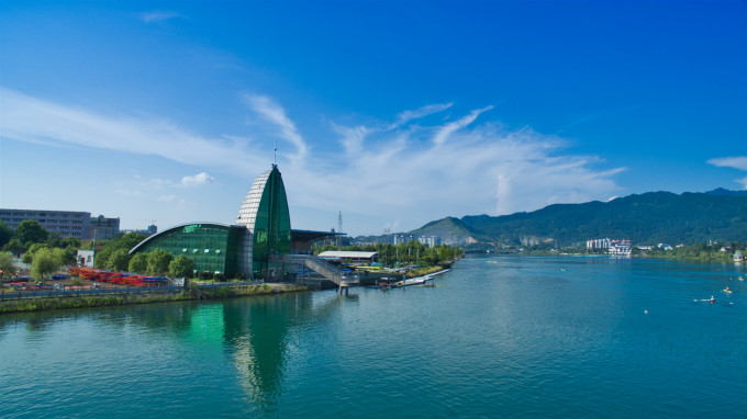 资兴东江湖景区江边丽景酒店豪华双人房1晚东江湖景区套票2张雾漫小