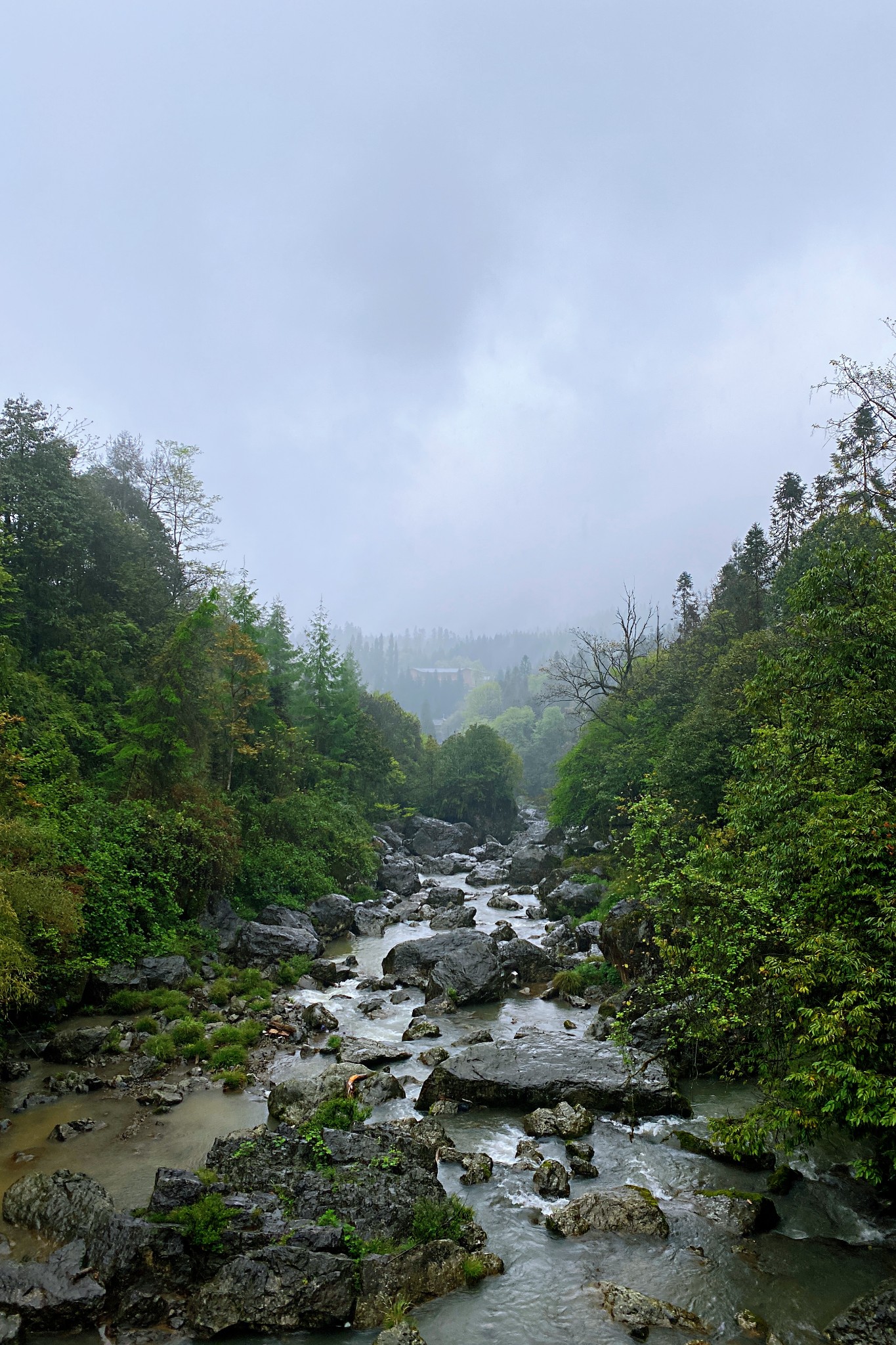 四川雅安荥经县龙苍沟叠翠溪景区两日游