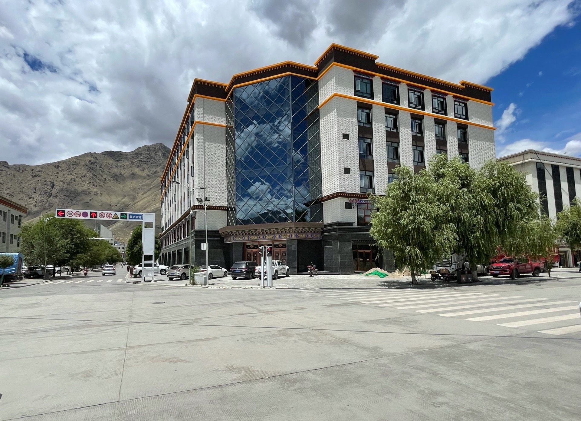 《山南市貌面面观》