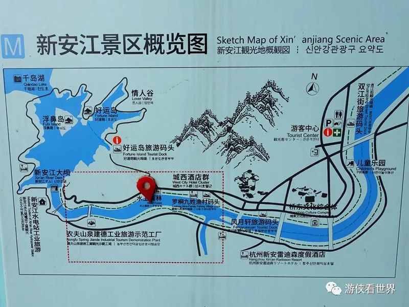 徒步的路线是新安江边绿道的一段,从这座江南小城的边缘,一直延伸到上