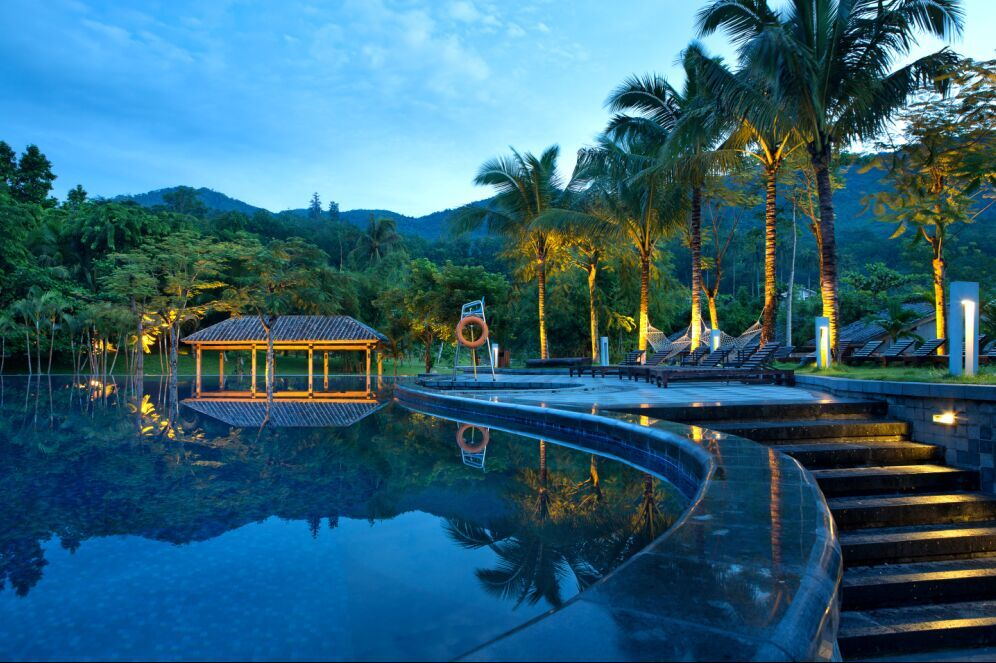 海南七仙岭宝亭荔苑温泉酒店1晚住宿含双早七仙岭景区门票2张