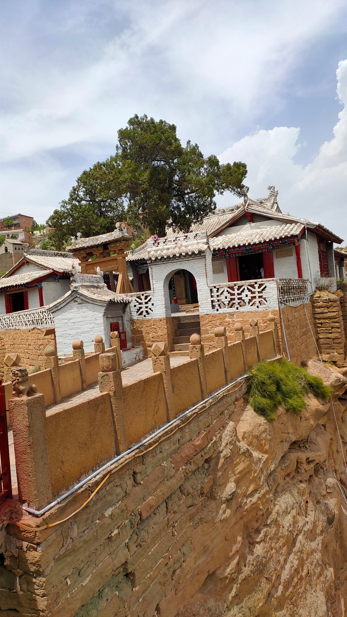 陝北佳縣奇景:香爐寺