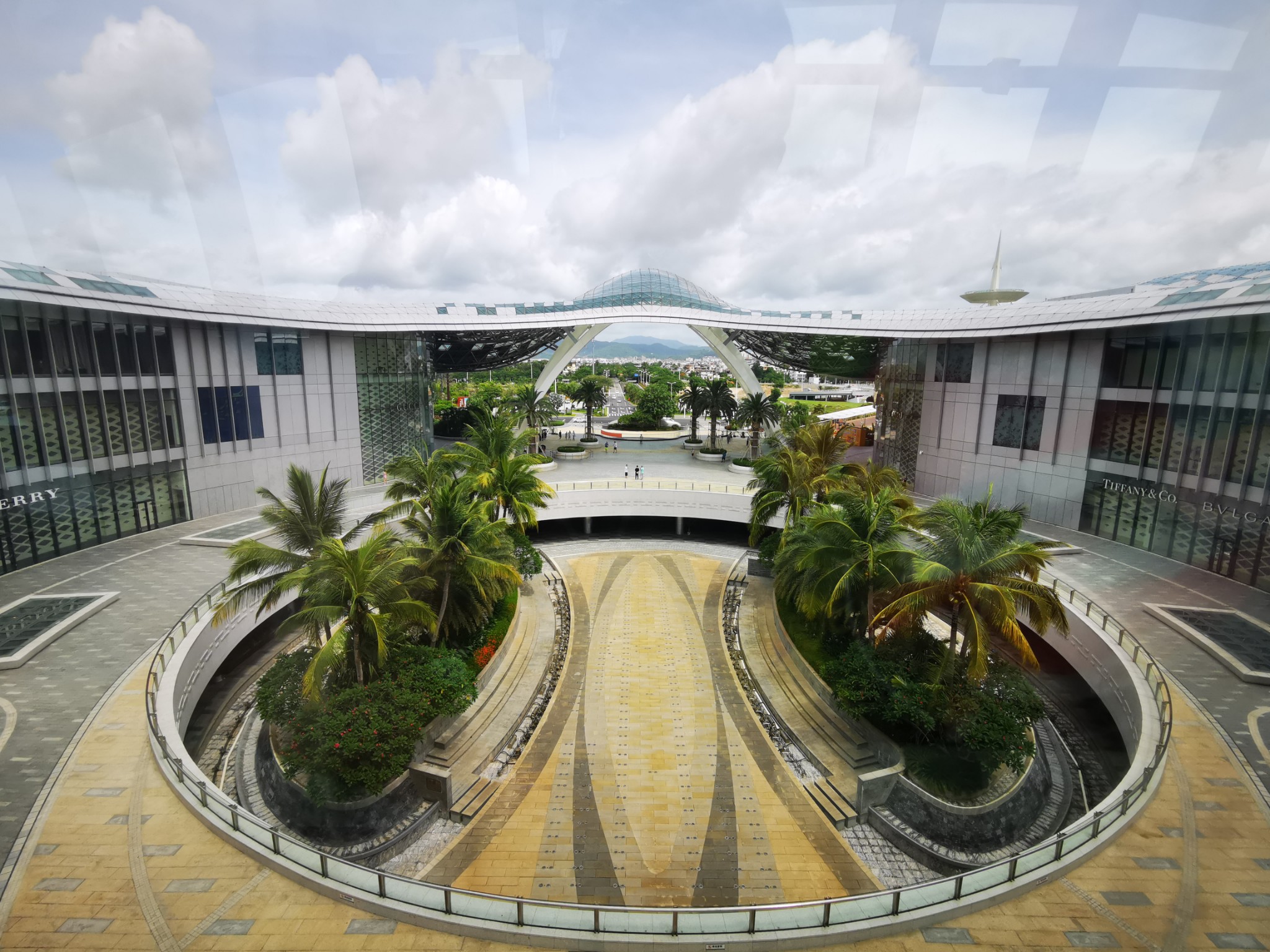 三亚有几个免税店啊？说今年新开一个？