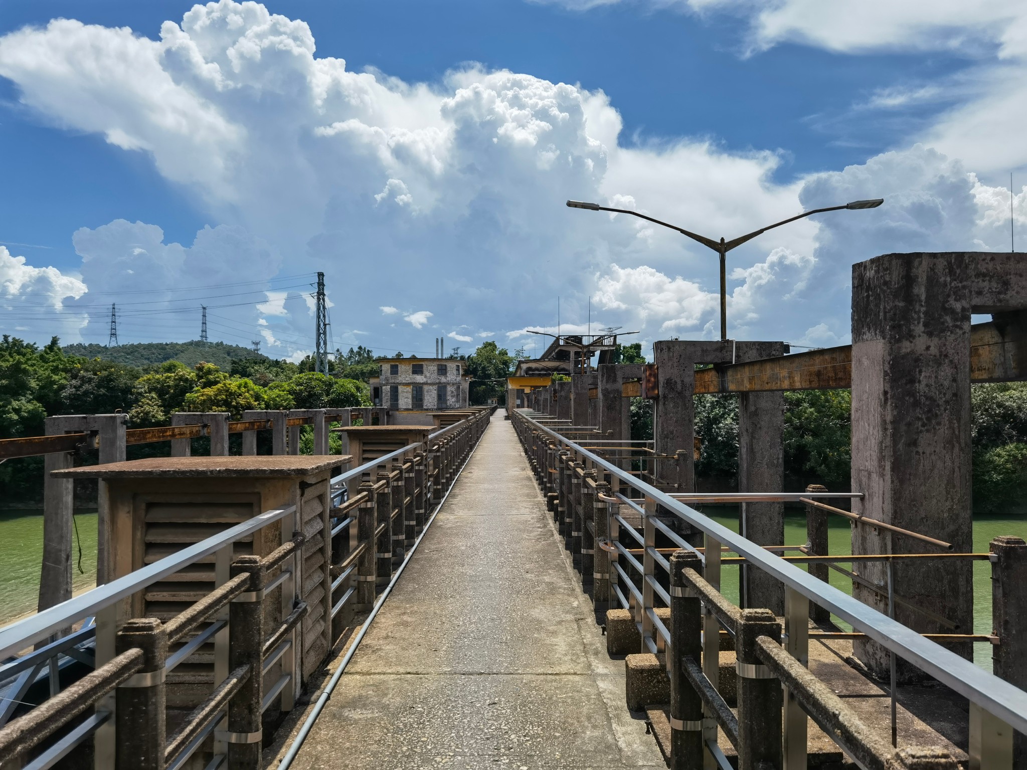 顺德龙江甘竹滩洪潮发电站