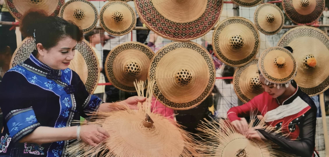 顶卡花――毛南族男女青年定情信物,广西自助游攻略 - 马蜂窝