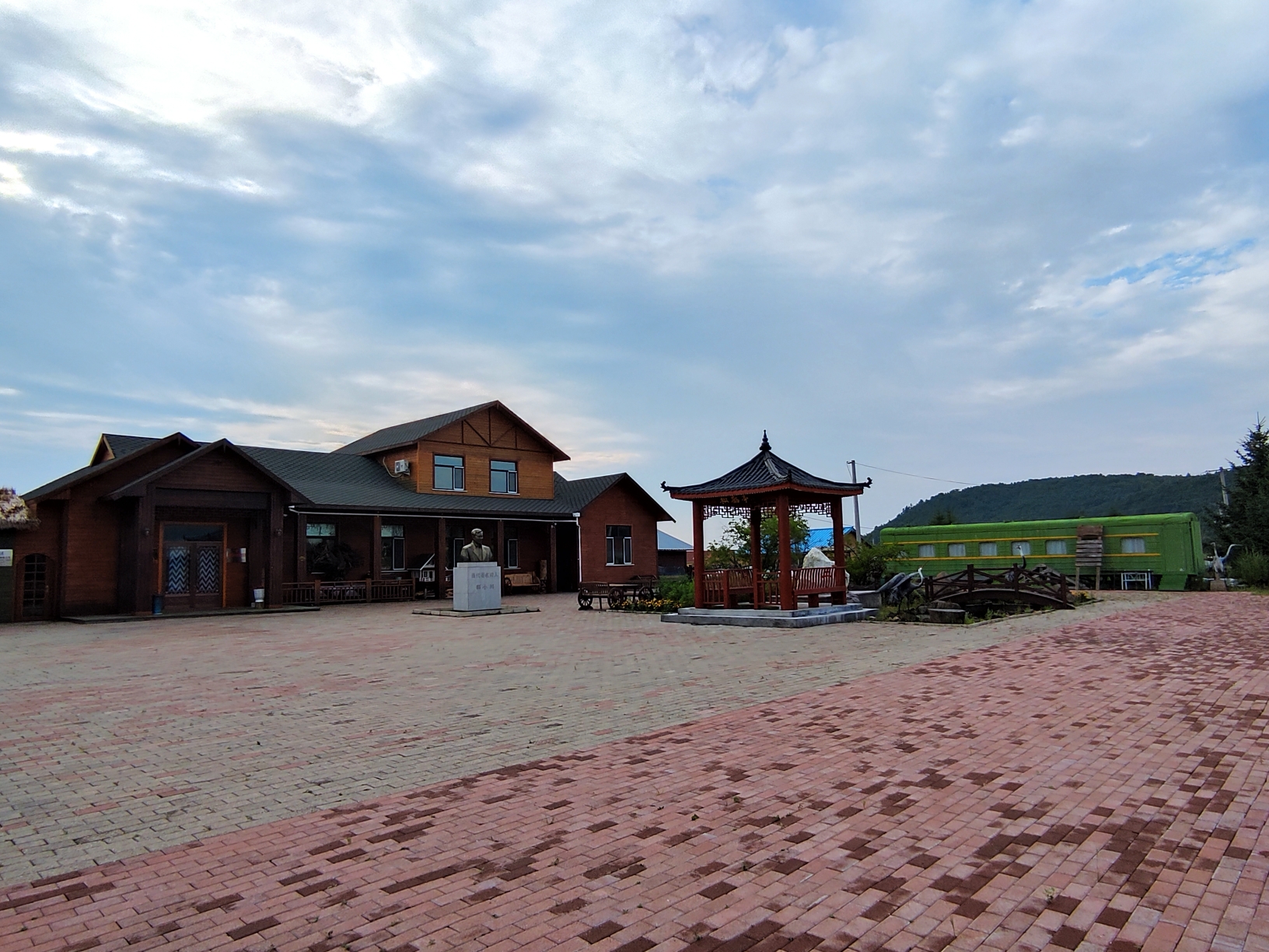 丰林县--白头鹤栖息地,白桦林聚生地