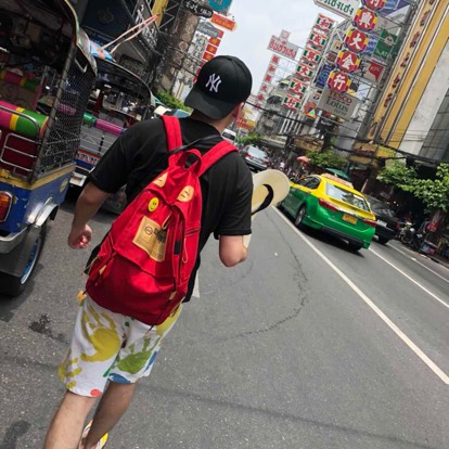 陪你把独自孤单变成了勇敢