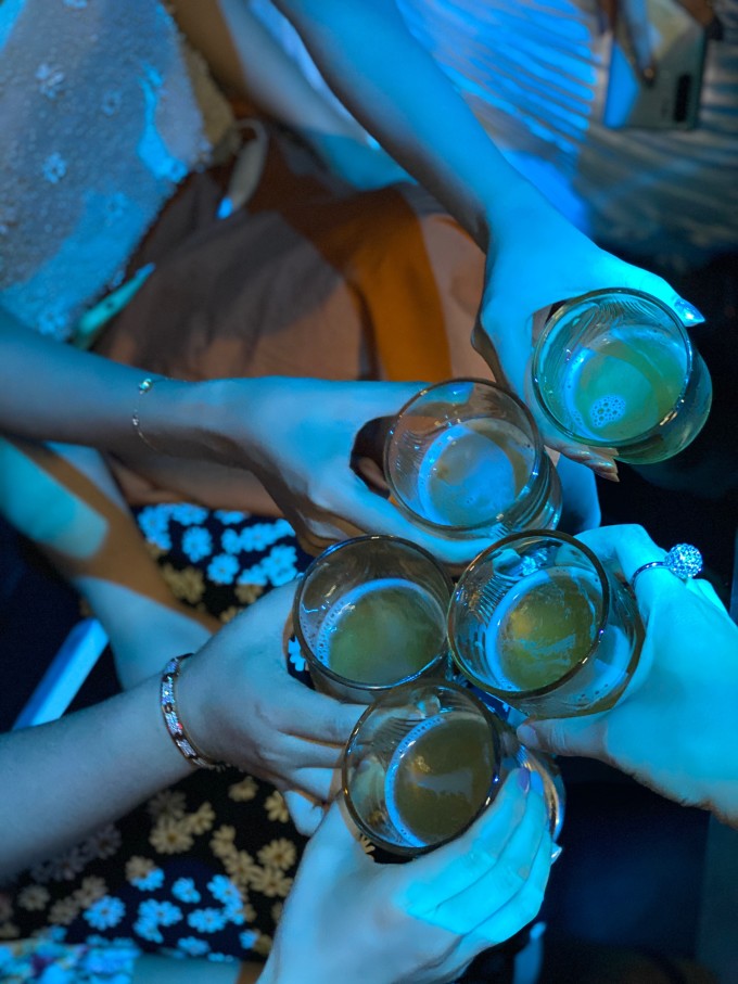 多姿多彩的三亚夜生活 21 CoUBUl7eRf2APAELAA6JB33XUqM01