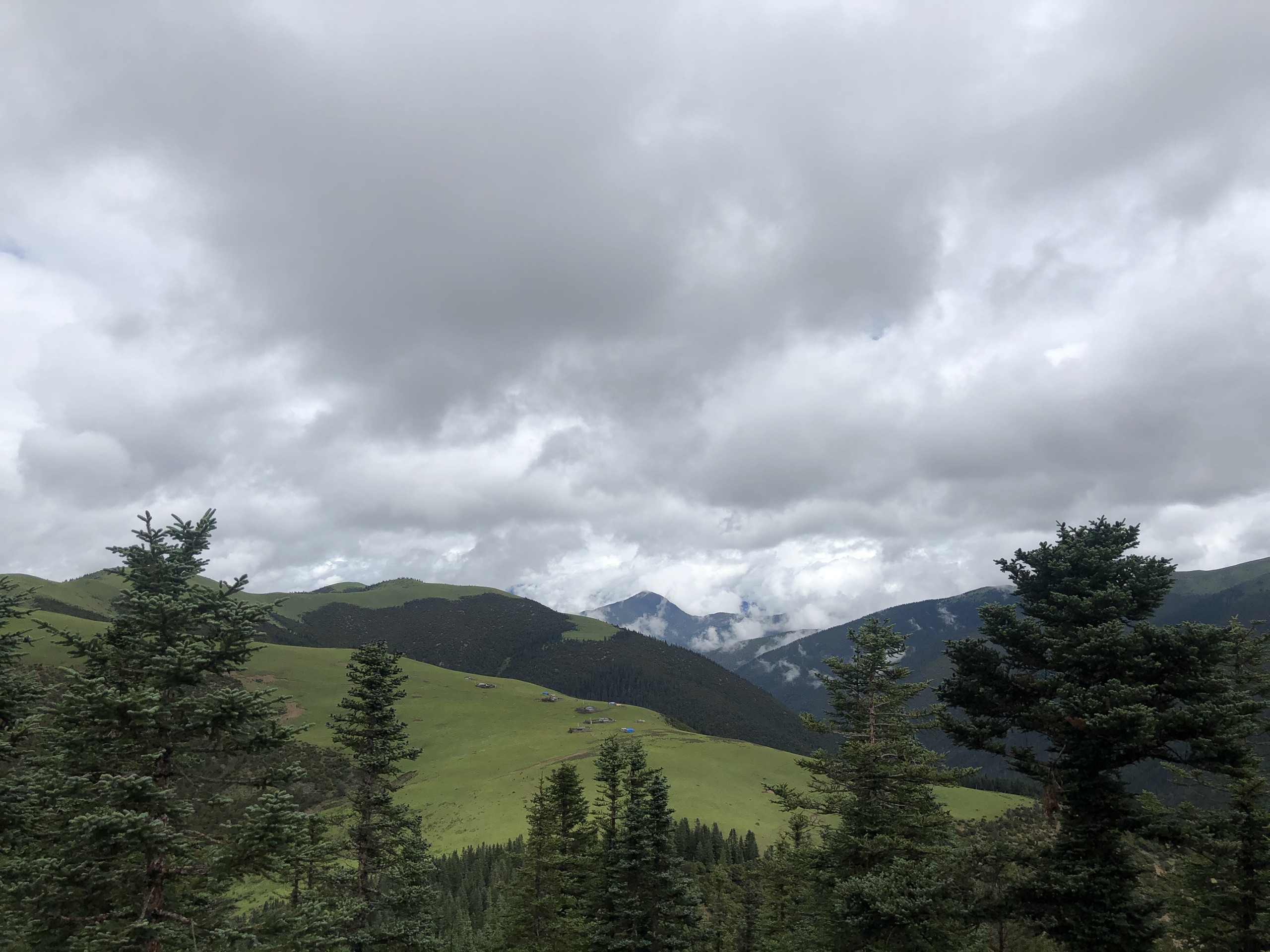 尼玛贡神山