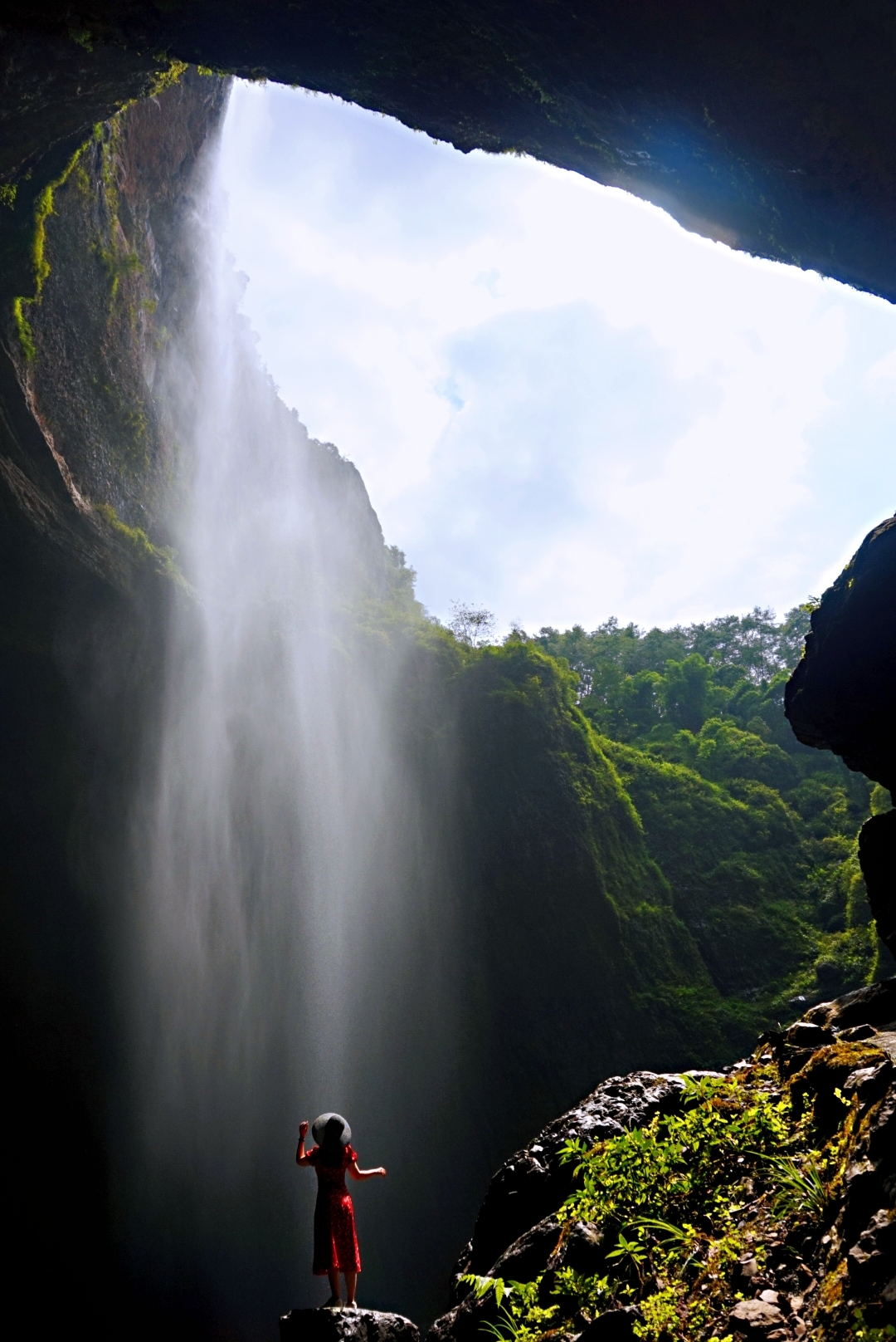 乐山硝洞无门票一日游带着父母去旅行