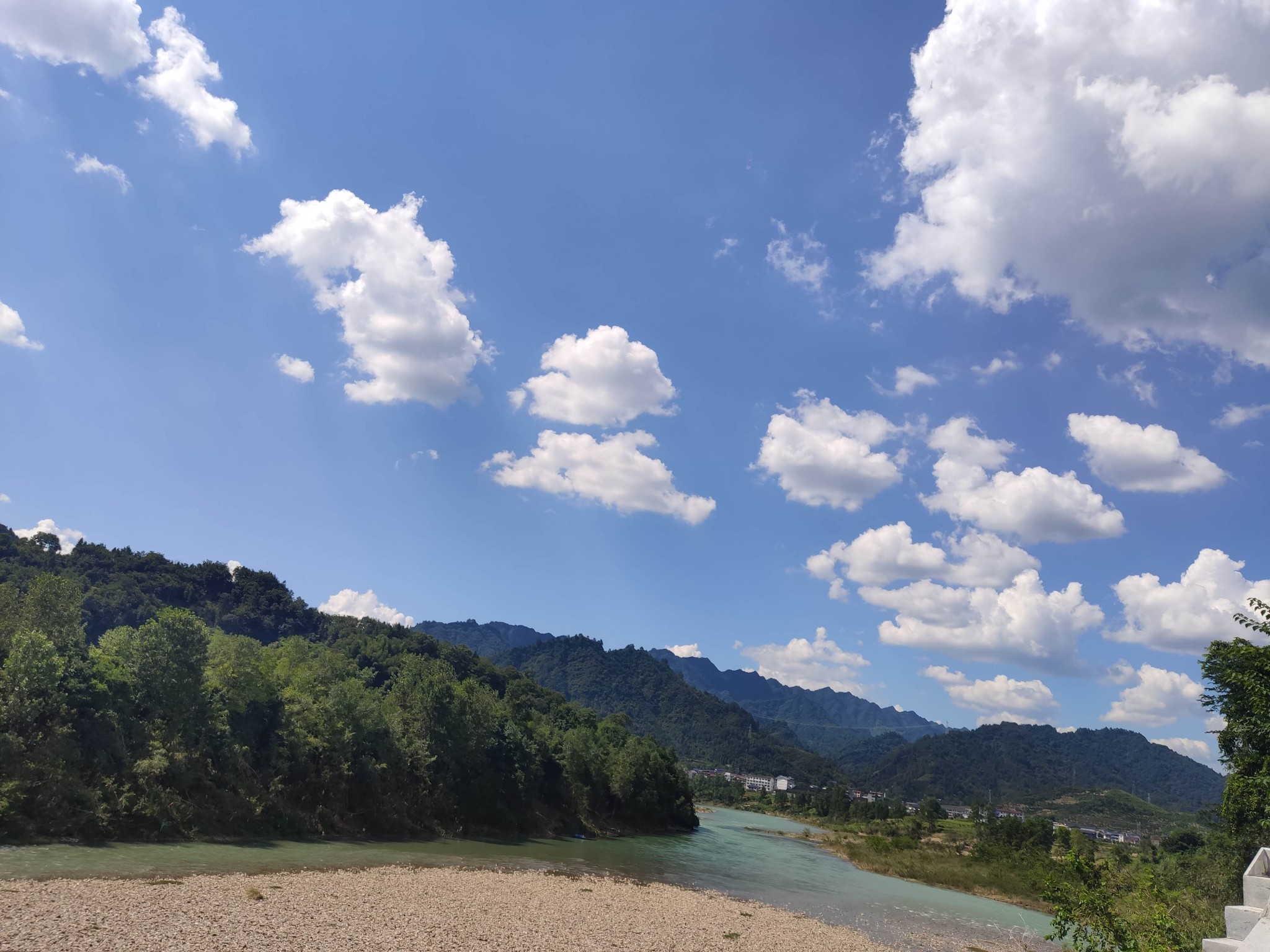 张家界仙辰岛度假村 茅岩河漂流 神秘爱心湖两日游