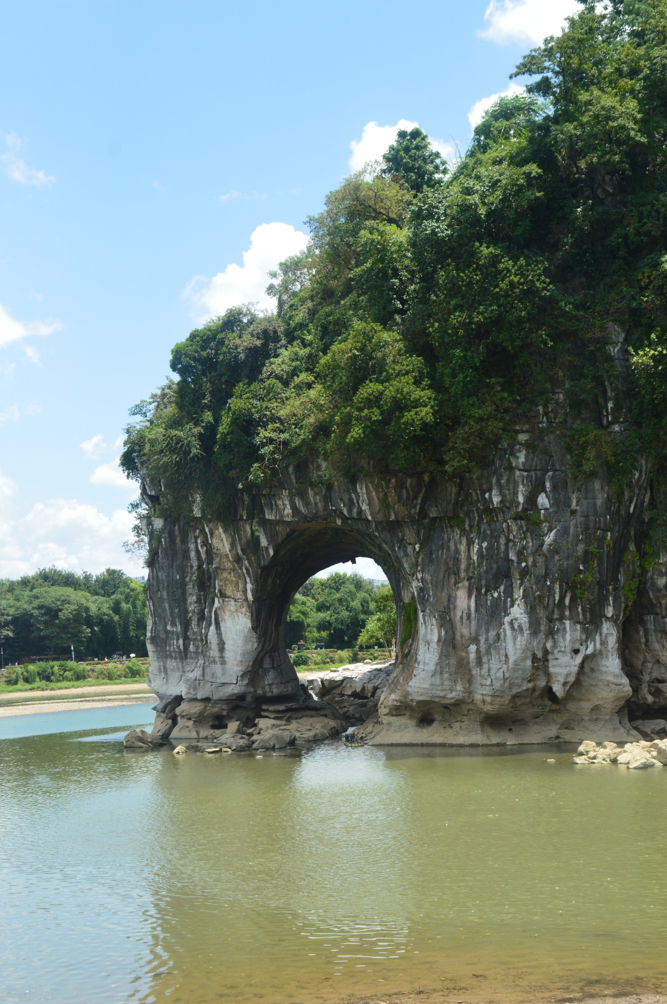 观桂林城标象鼻山登南天一柱独秀峰