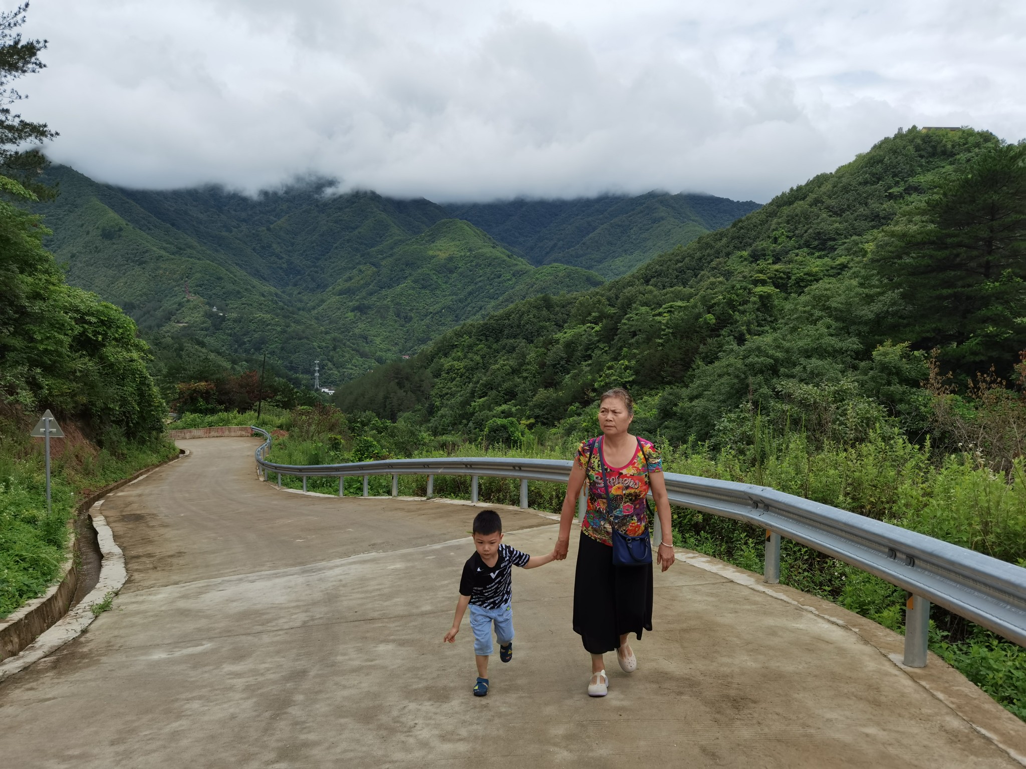 佛坪过夏(6)最新寺庙佛光寺,汉中旅游攻略 - 马蜂窝