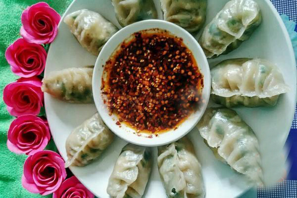 卓资县特产美食  玻璃饺饺