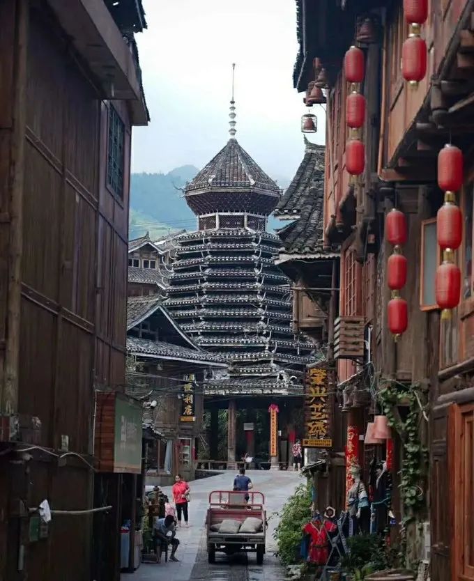 肇兴古寨有五座鼓楼——仁义礼智信.