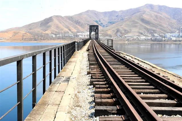 在丹东看朝鲜的5种方式国门断桥游船