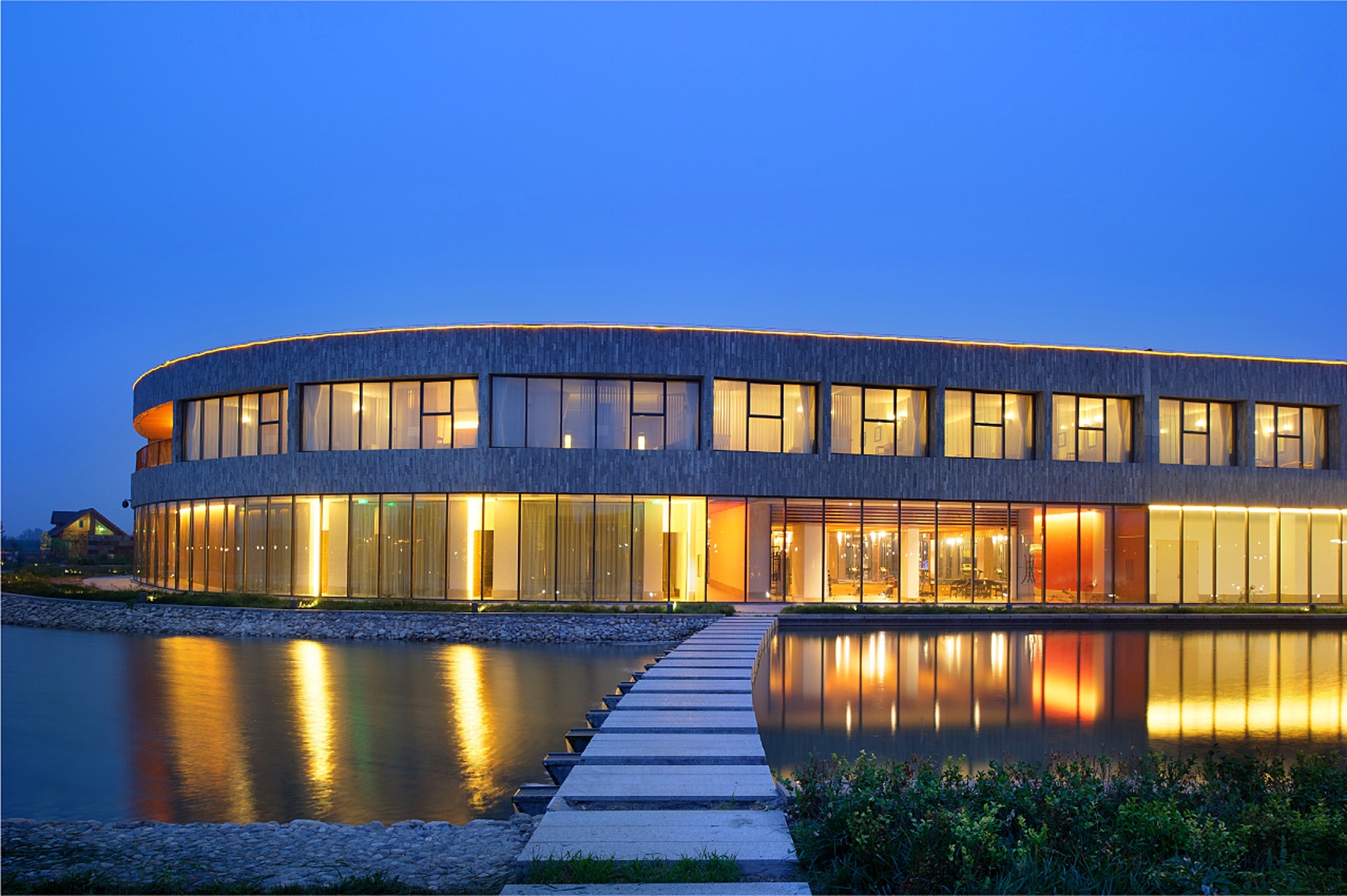 霸州茗汤日月潭温泉会馆