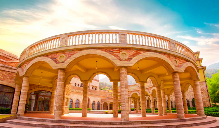 绍兴贡帝托斯卡纳城堡酒店1晚天使谷温泉可选亲子房型含自助早餐