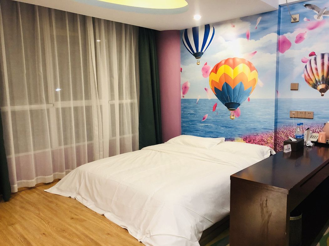 上海爱莎堡主题公寓1晚住宿动漫高级房1晚住宿房型随机不指定迪士尼