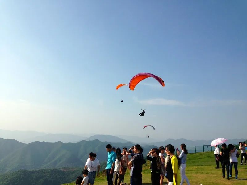 玩杭州富阳永安山滑翔伞入住龙门驿雷迪森度假酒店