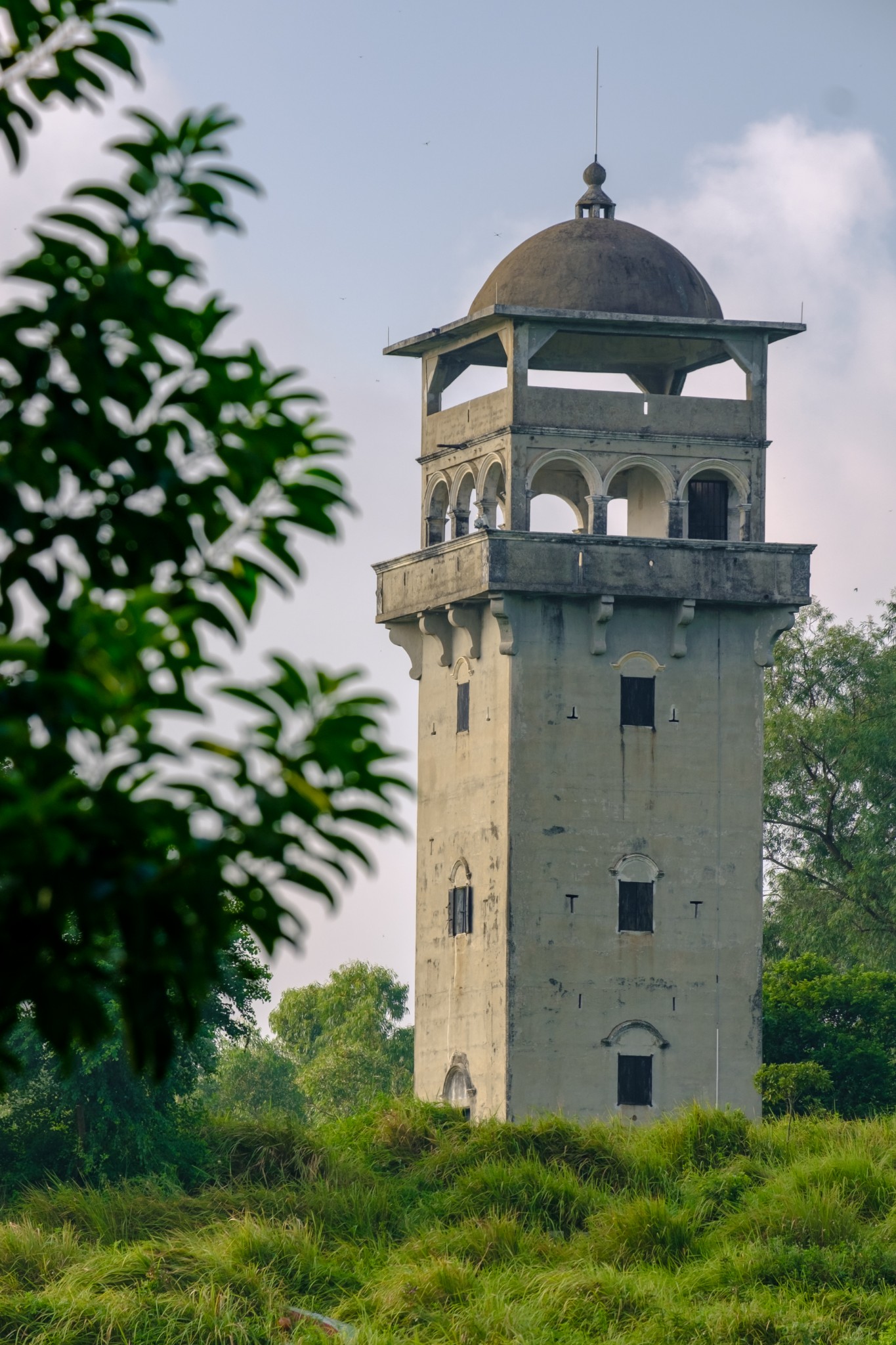 方氏灯楼塘口站碉民部落民宿本篇游记共含480个文字,0张图片.