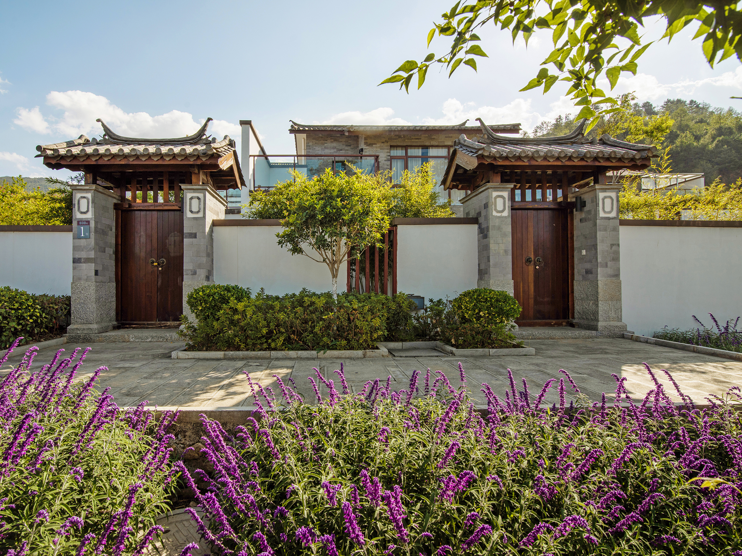 大理半山小院联排别墅