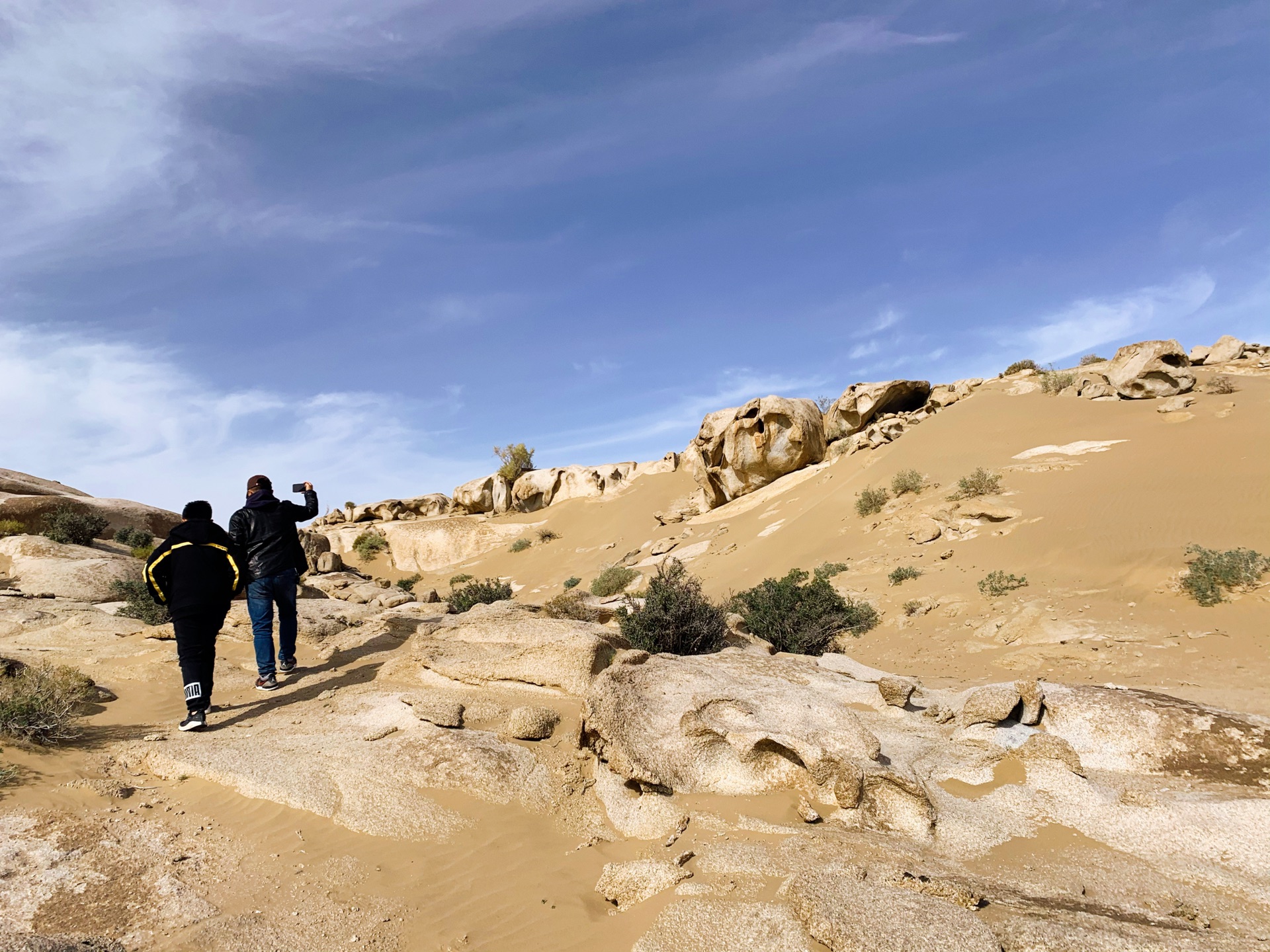 震撼眼球——戈壁荒漠风沙肆虐过的石头,阿拉善右旗旅游攻略 - 马蜂窝