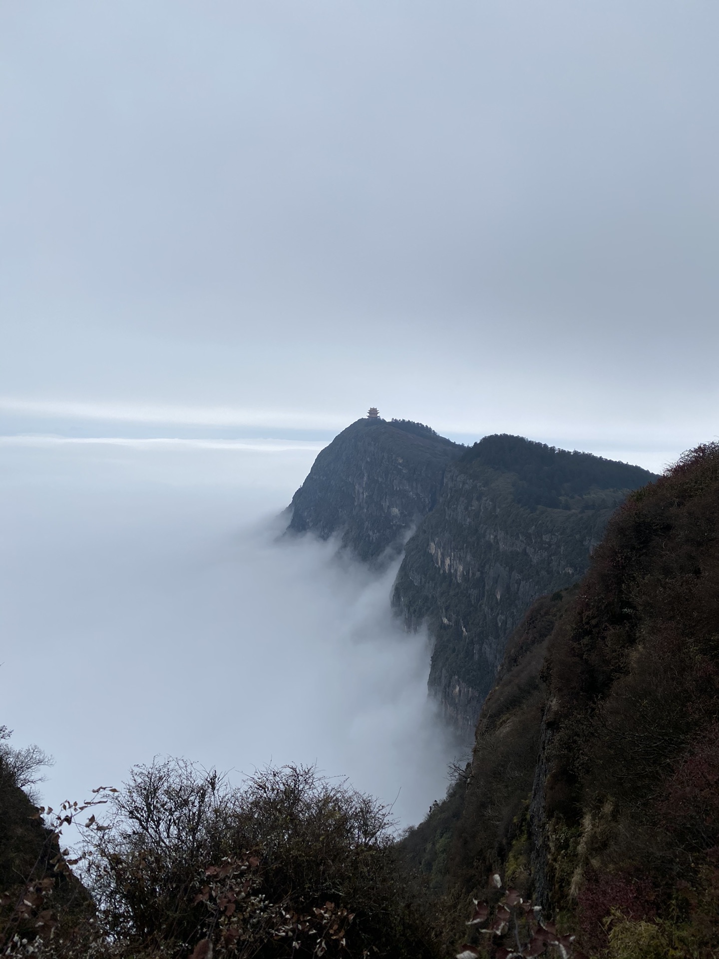 閃現峨眉山樂山