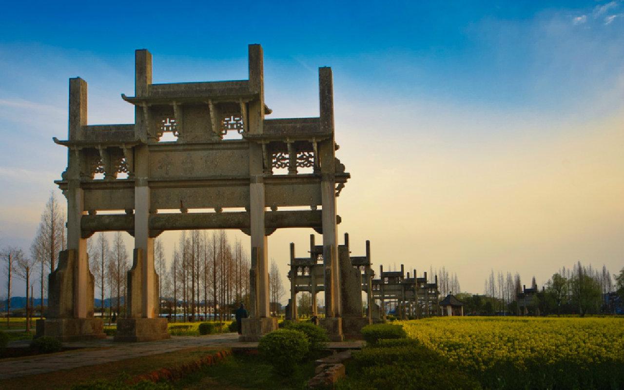 黄山棠樾牌坊群鲍家花园门票盆景艺术博物馆七座牌坊七个故事可购周边