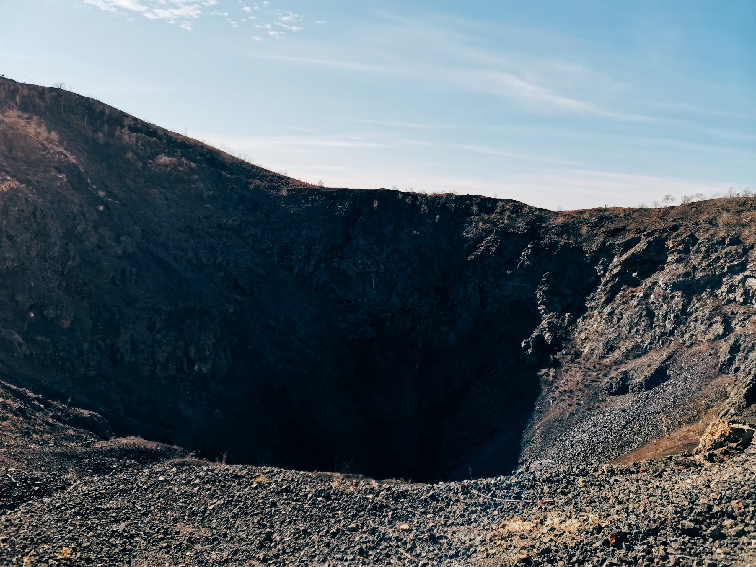 大屯火山口图片