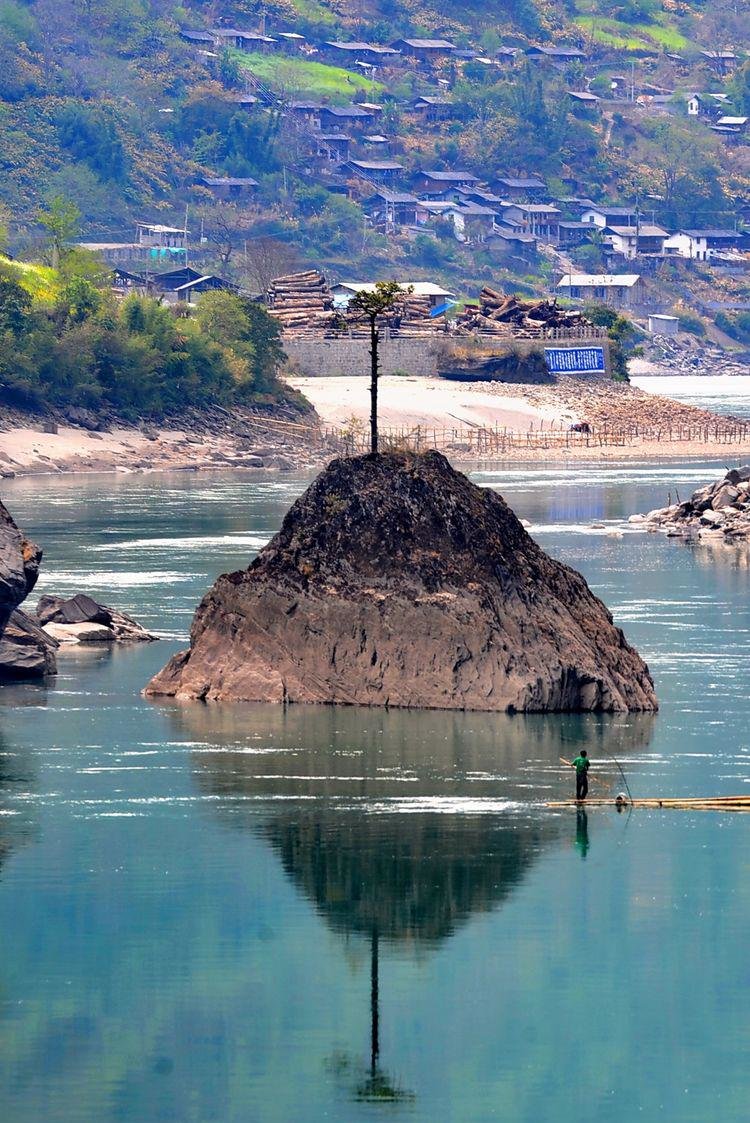 怒江大峡谷丙中洛秋那桶雾里村独龙江老姆登6日游寻神秘纹面女天境