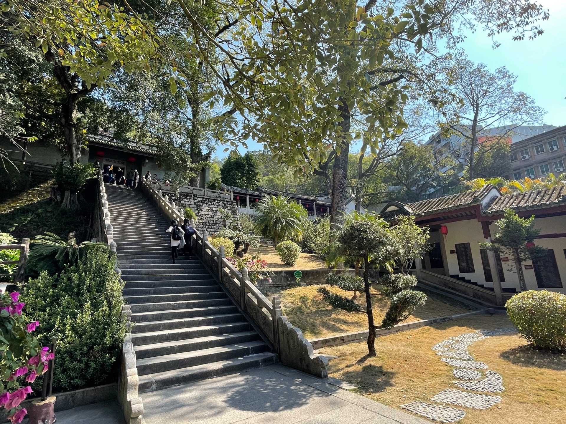 过江拜访韩愈祠