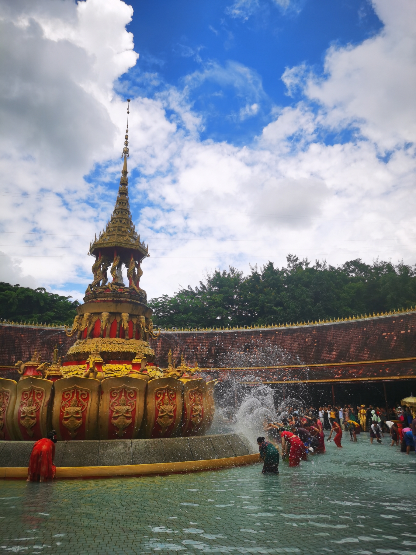 版纳旅游攻略必去景点(版纳旅游攻略必去景点有哪些)