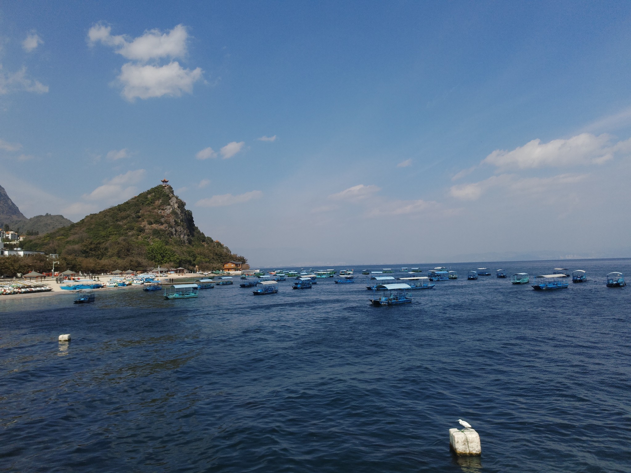 幽藍神秘,琉璃萬頃——撫仙湖(月亮灣 祿充),澄江旅遊攻略 - 馬蜂窩