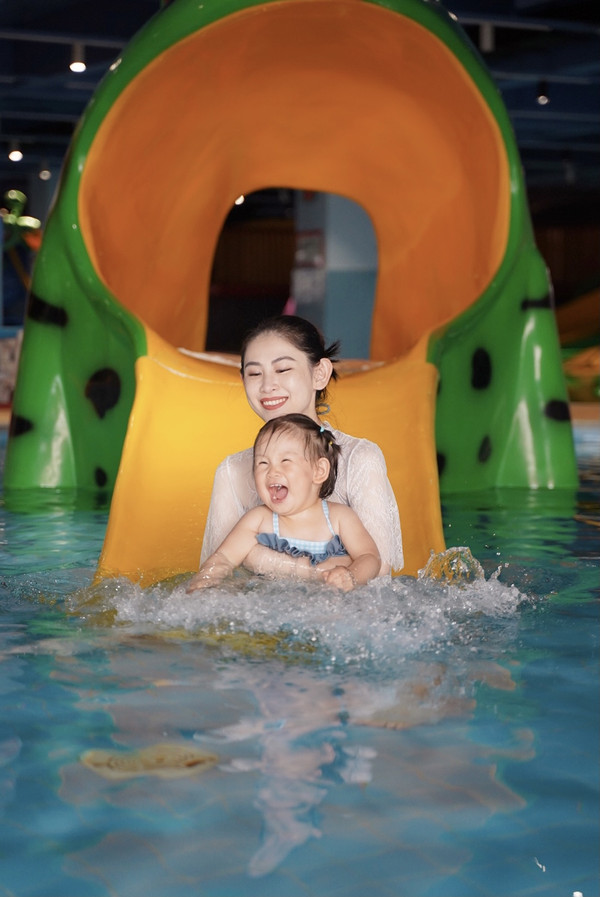冬日宝宝玩水嗨翻天打卡网红亲子乐园宝燕乐园上海旗舰店