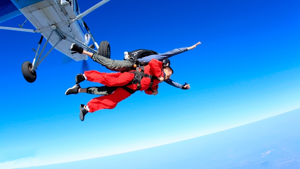 广州阳江高空跳伞体验专业外教4000米高空跳伞教练带飞换个角度看世界