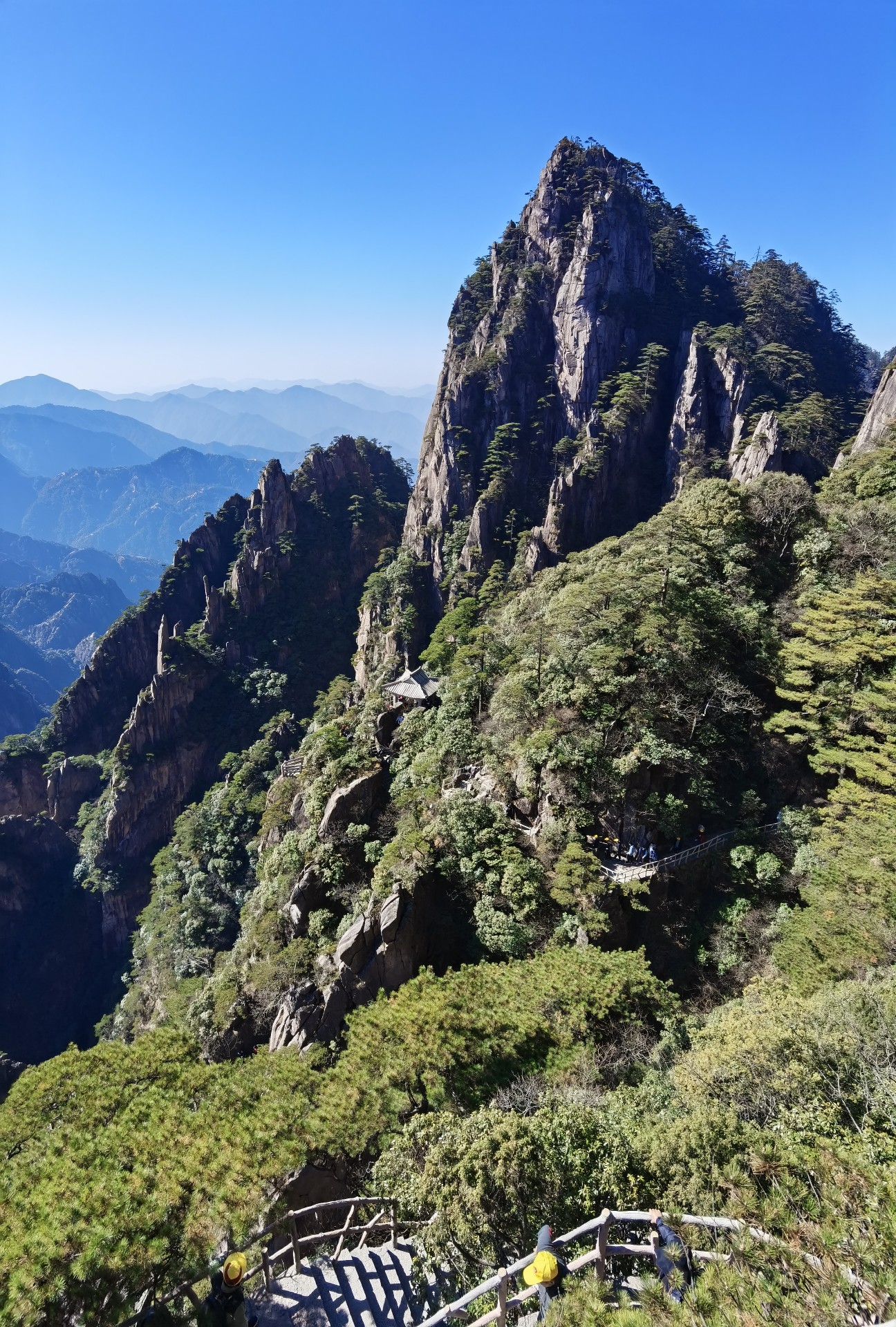 借個週五爬黃山逛宏村