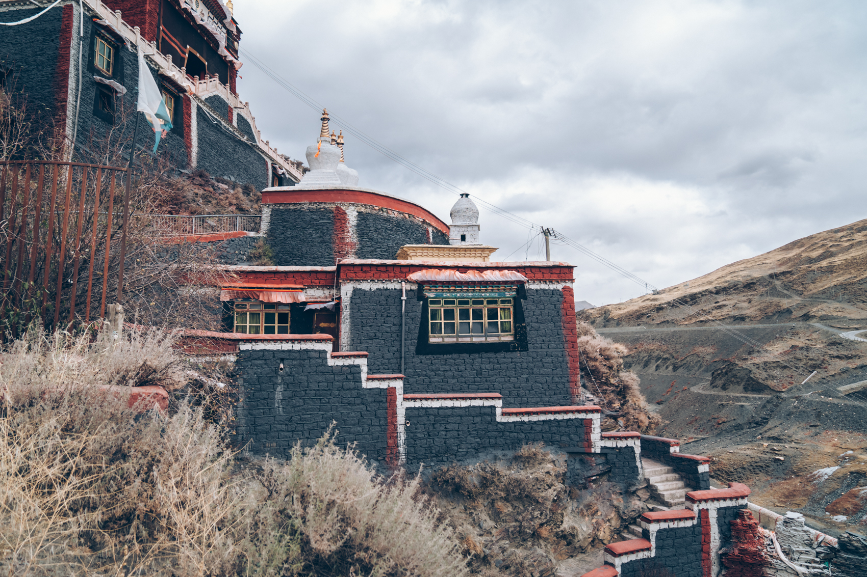 西藏往西 佛寺传佛|萨迦古城,探秘西藏人文风情