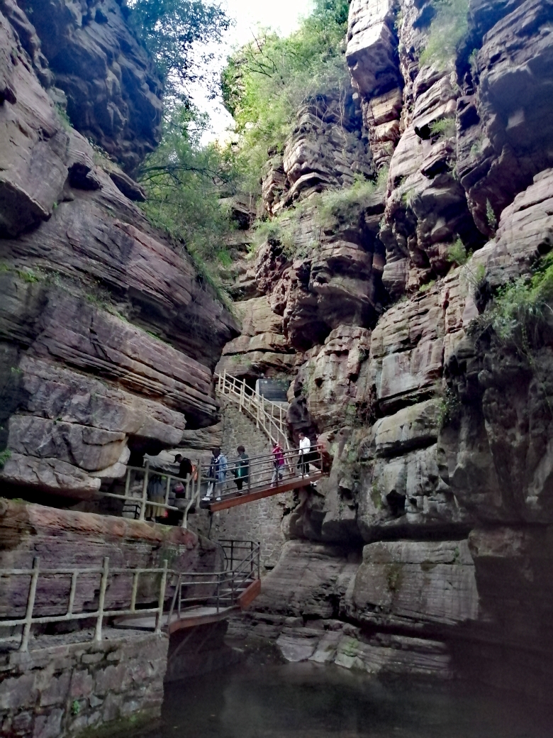 行走辉县南坪丹分沟