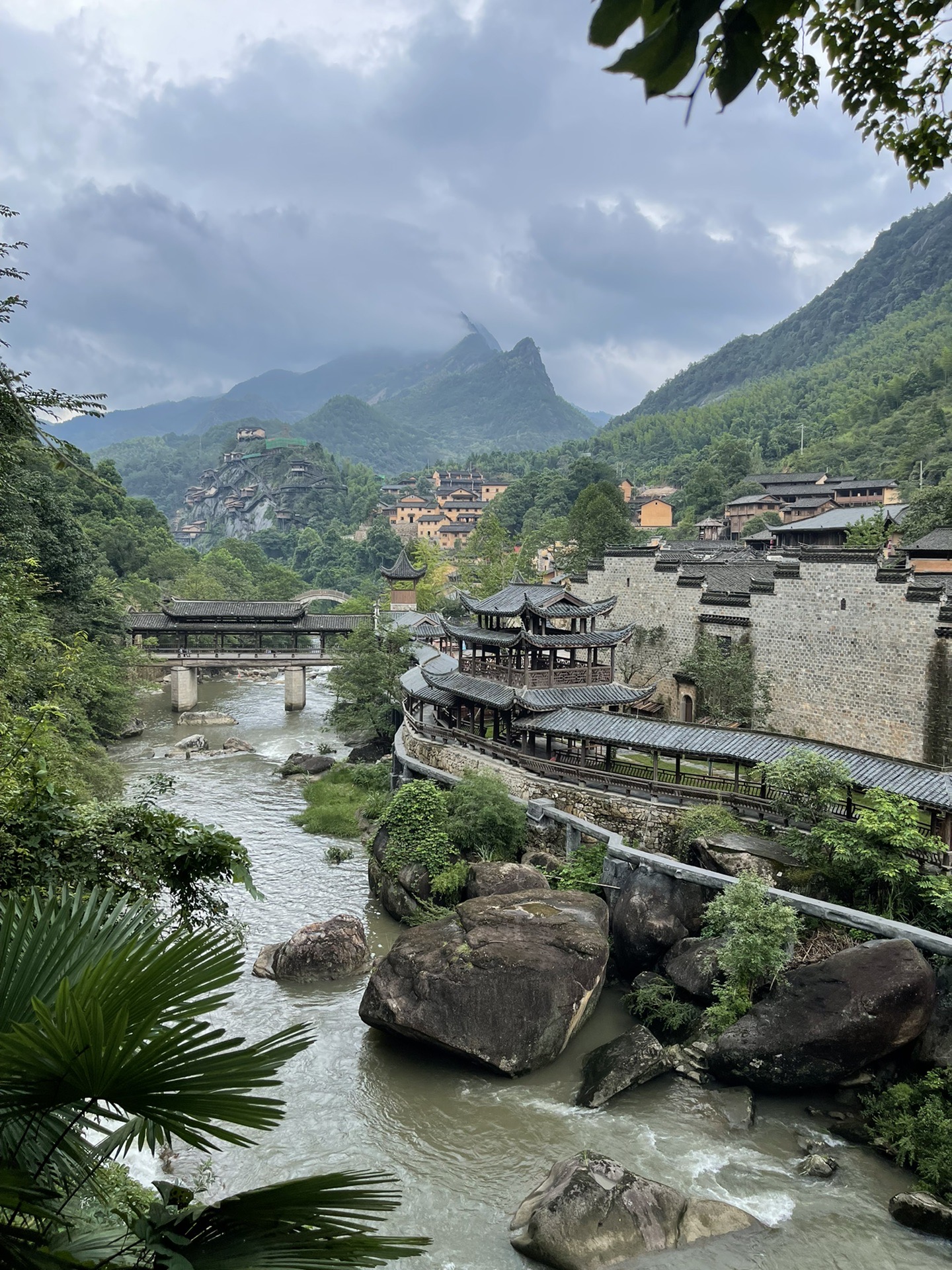 從南昌自駕三個多小時到達,上饒不緊緊有婺源,還有葛仙村和望仙谷