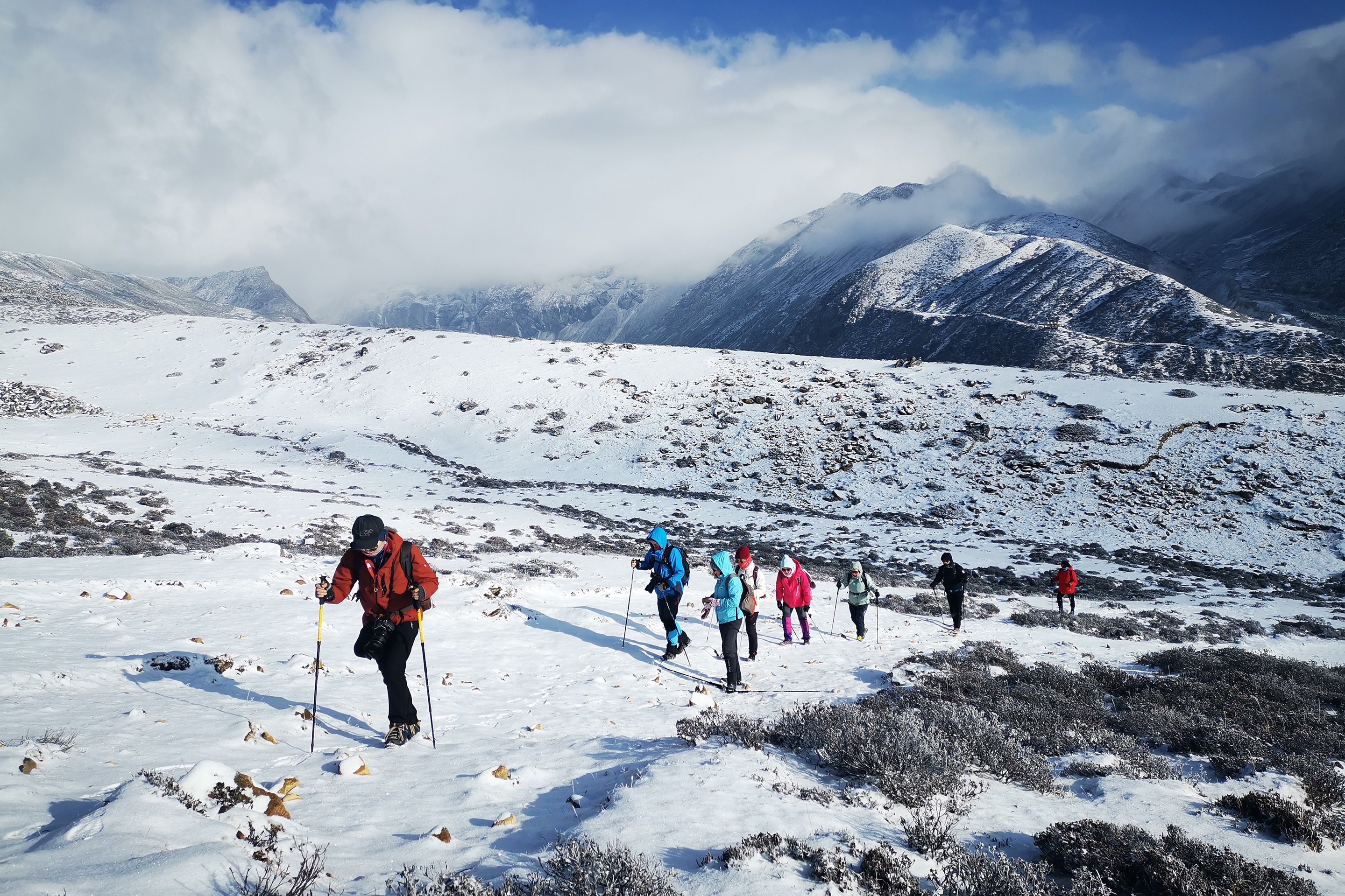 库拉岗日雪山徒步图片