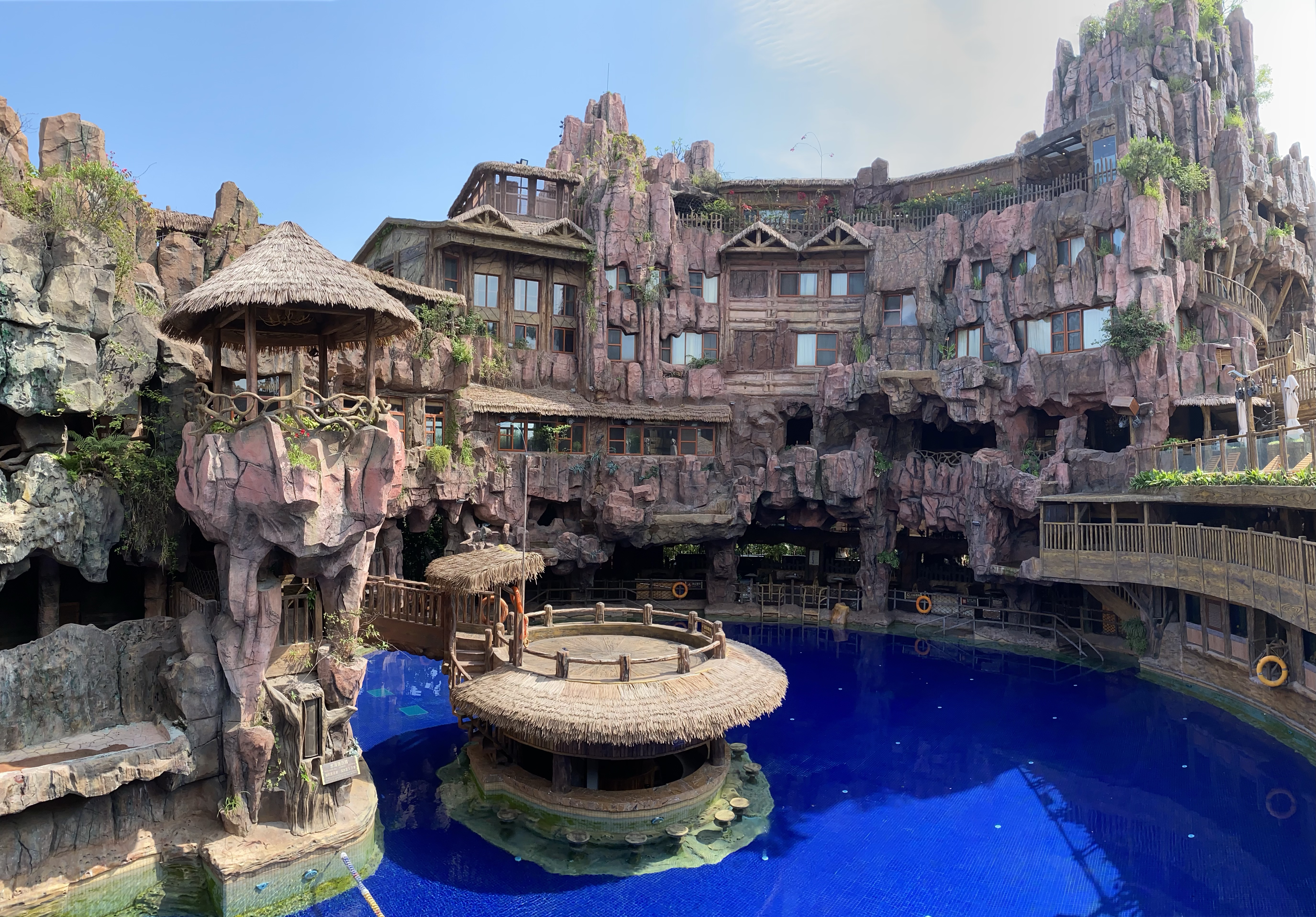 亲子出游佛山顺德长鹿农庄酒店套餐2天1晚两天无限次长鹿休博园大门票