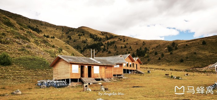 格聂之眼的小木屋还营业么叫格聂之眼龙登格金山居酒店吧在哪里能预定