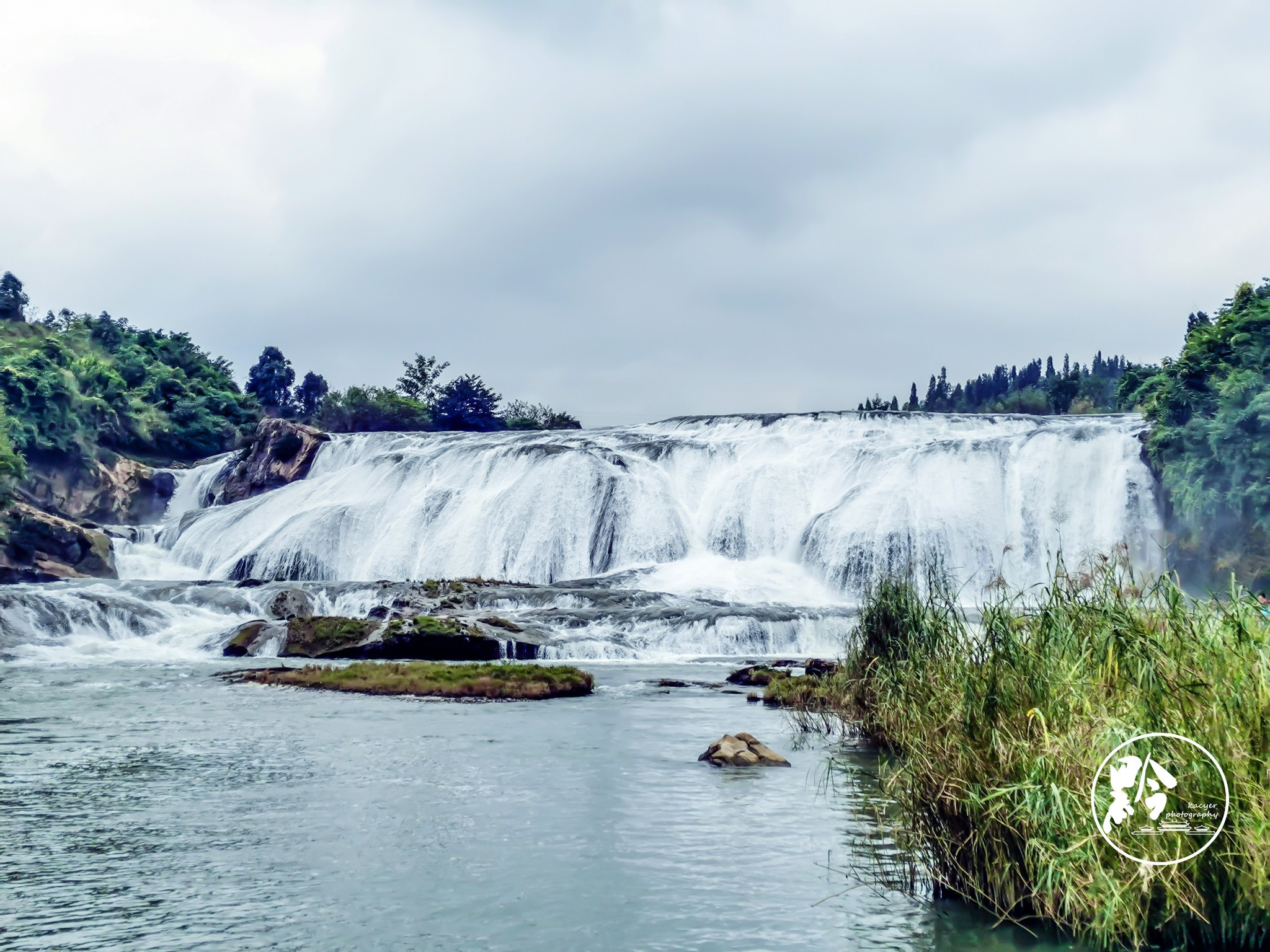 多彩贵州黔山秀水寨舞欢歌