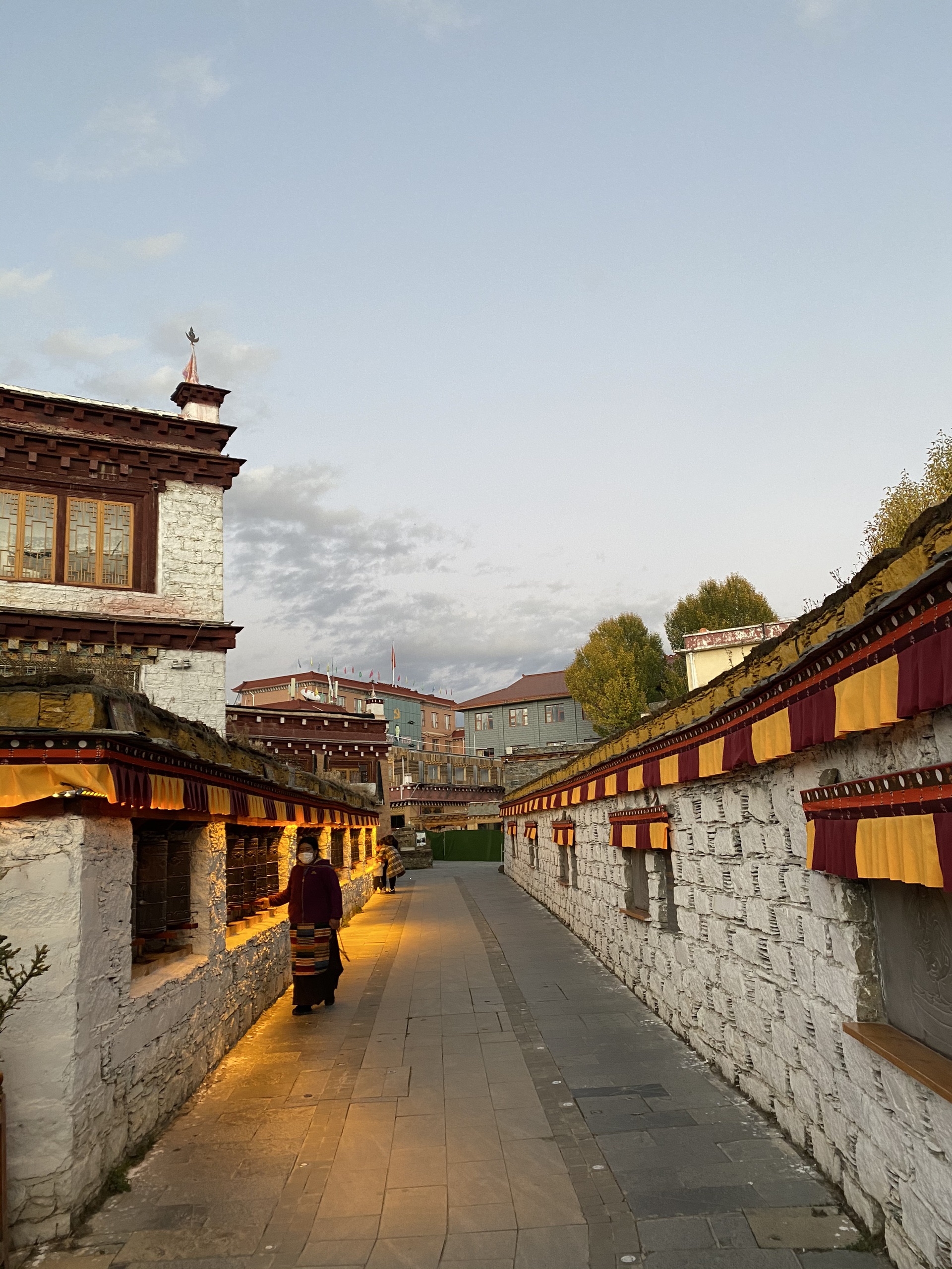 勒通古镇千户藏寨旅游景区