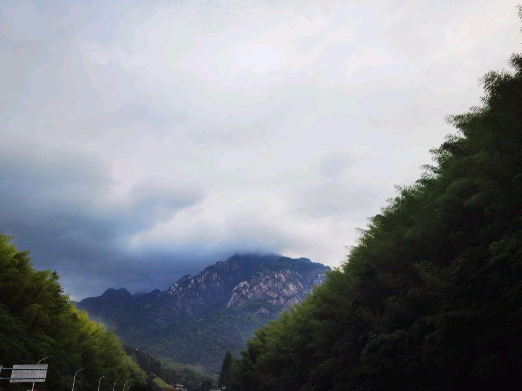 建国酒店+翡翠谷/香溪漂流