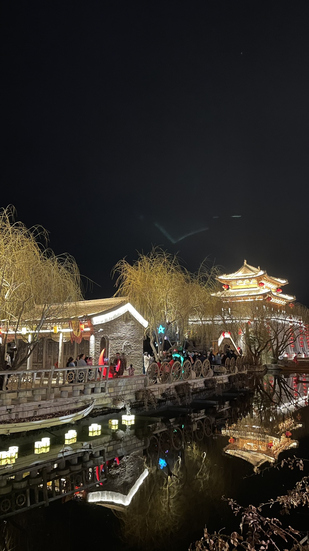 夜游沂水彩虹小镇