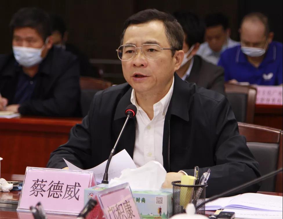 江门市副市长蔡德威出席会议并讲话蔡德威强调,做好2021年工作,一要