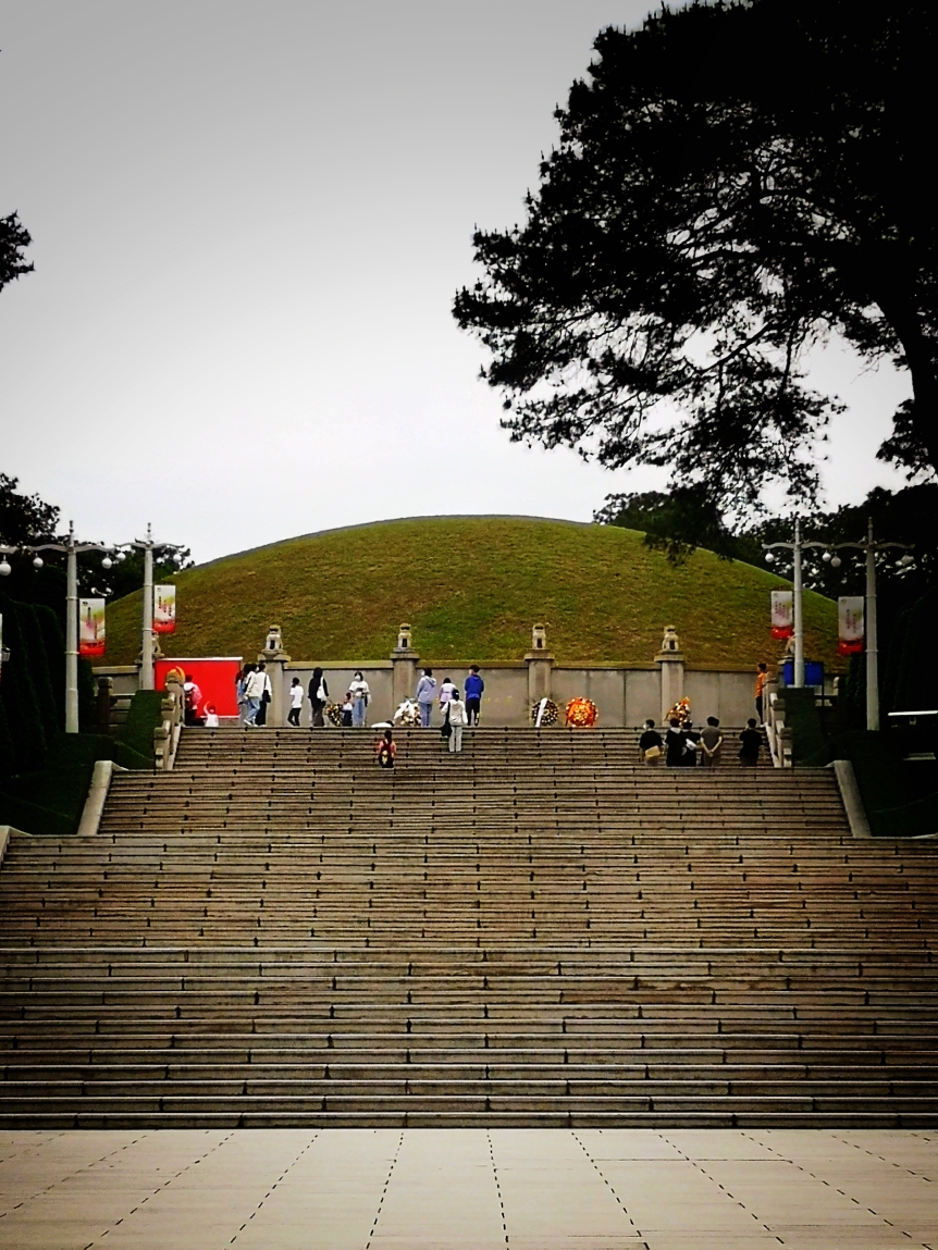 瞻仰廣州起義烈士陵園