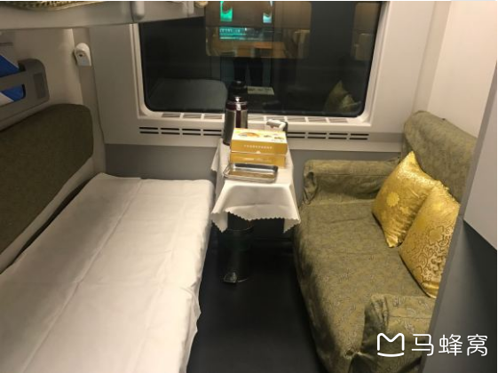 请问d941宁波到广州南买的高级动卧是分别10车1416上铺那个是几人间